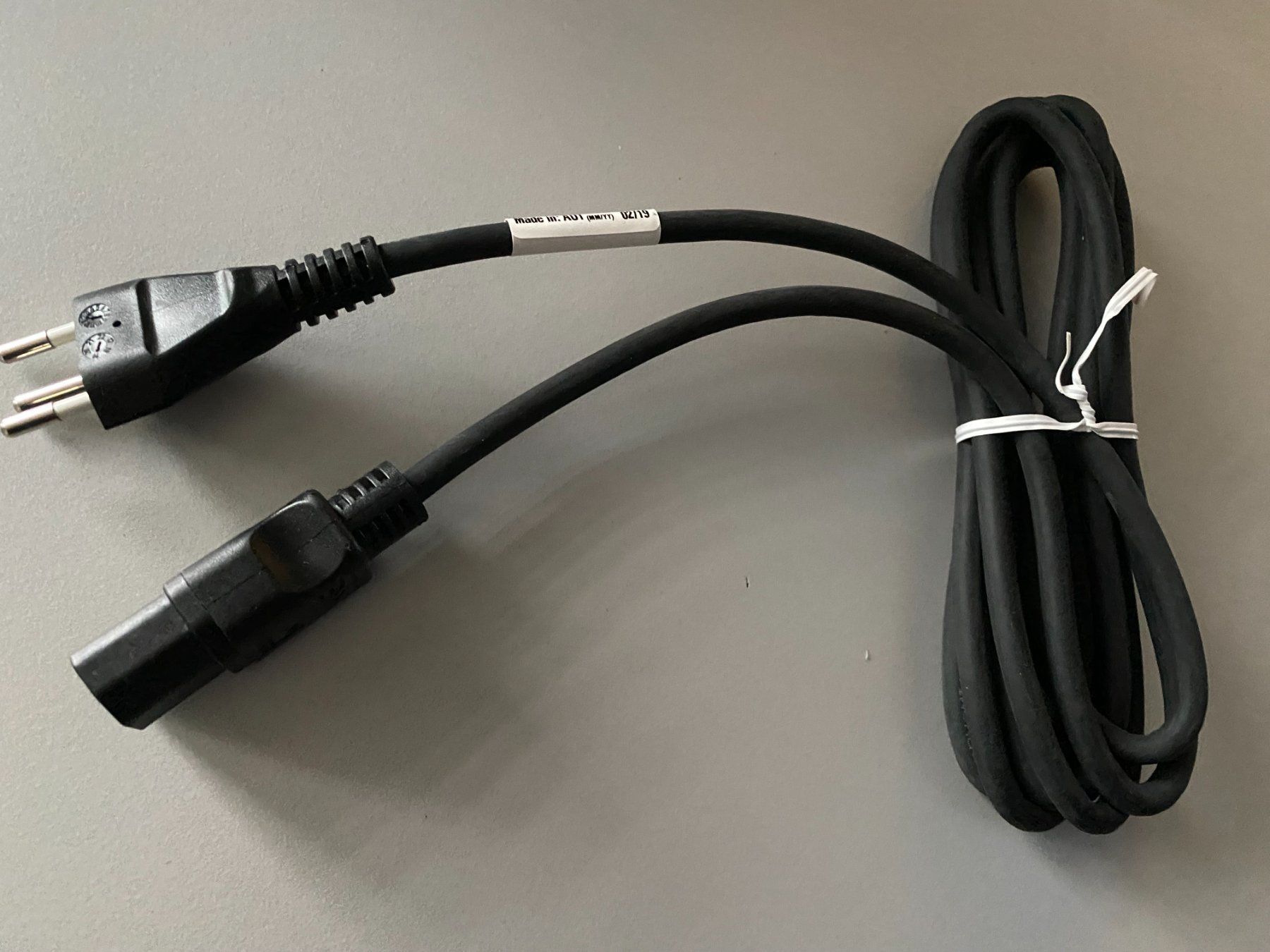 Cavi: CH-Netzkabel C15 - T12 - Schwarz - ca. 2.5m – Nuovo (secondo la descrizione) da Langwiesen venduto da Restposten-24 2