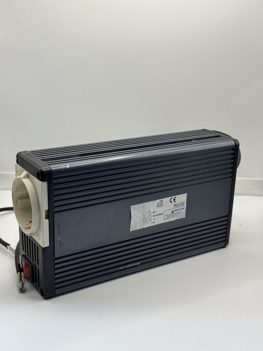 Convertisseurs: Stromwandler 12V/230V 300 Watt – D'occasion à Wuppenau par 2teChance 2
