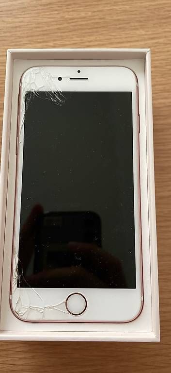 Telefoni cellulari / Smartphones: Iphone 8 – Usato da Winterthur venduto da werdelua 1