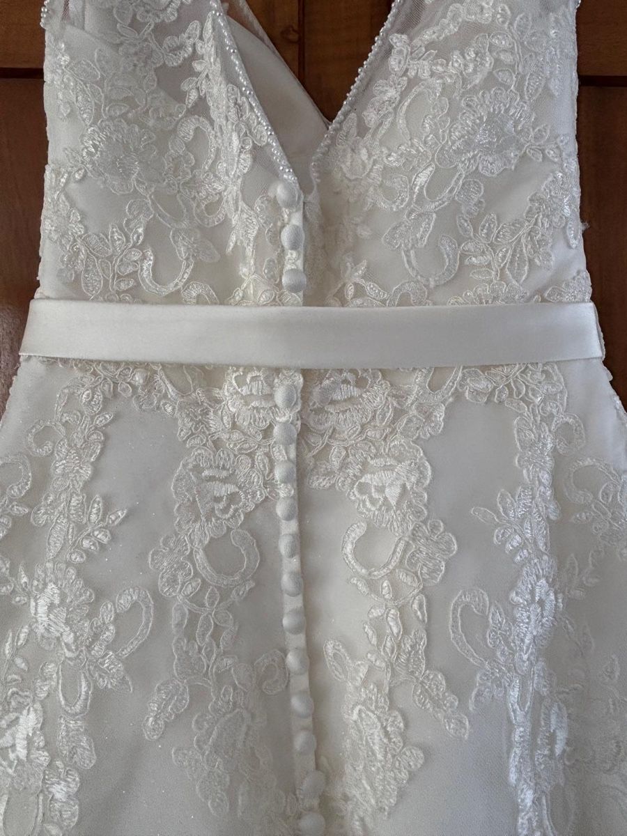 Vestiti: Wunderschönes Brautkleid mit Spitze, Grösse 36 - Traumhaft – Usato da Pfeffingen venduto da Basler113 2
