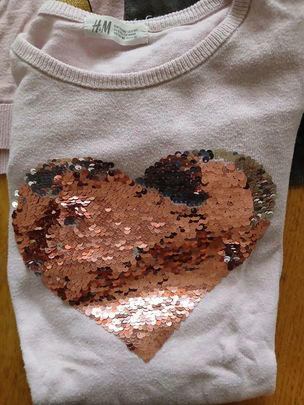 H&M Maglioni & Felpe: Mäschen Pullovers Grösse 134/140 – Usato da Worb venduto da Osterthal 3