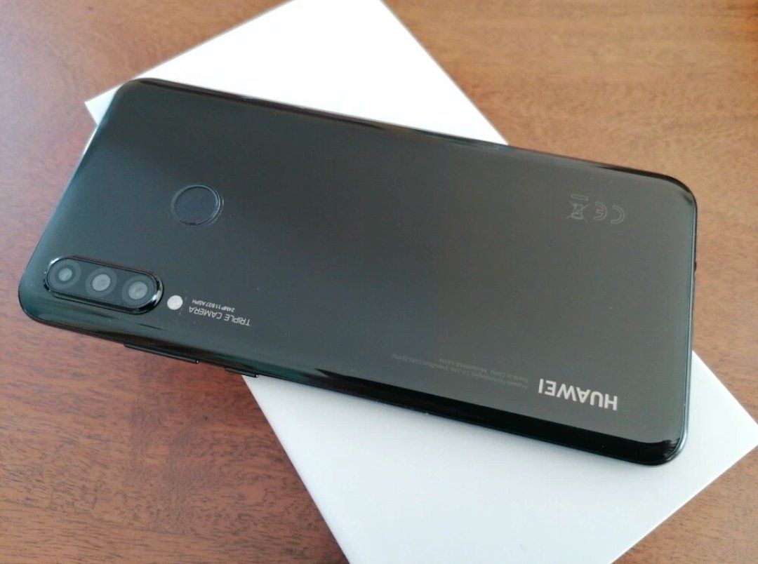 Huawei Telefoni cellulari / Smartphones: Huawei P30 Lite (128GB) – Usato da Luzern venduto da Waince786