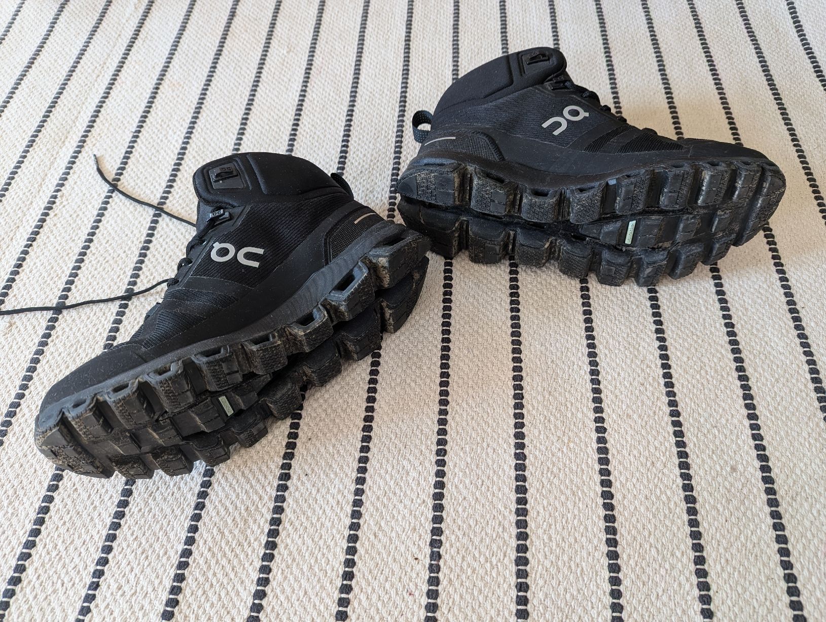 On Scarpe da donna: On Cloudrock Waterproof Damen Wanderschuhe 38.5 neu – Nuovo (secondo la descrizione) da St. Gallen venduto da mic_6g5v 3