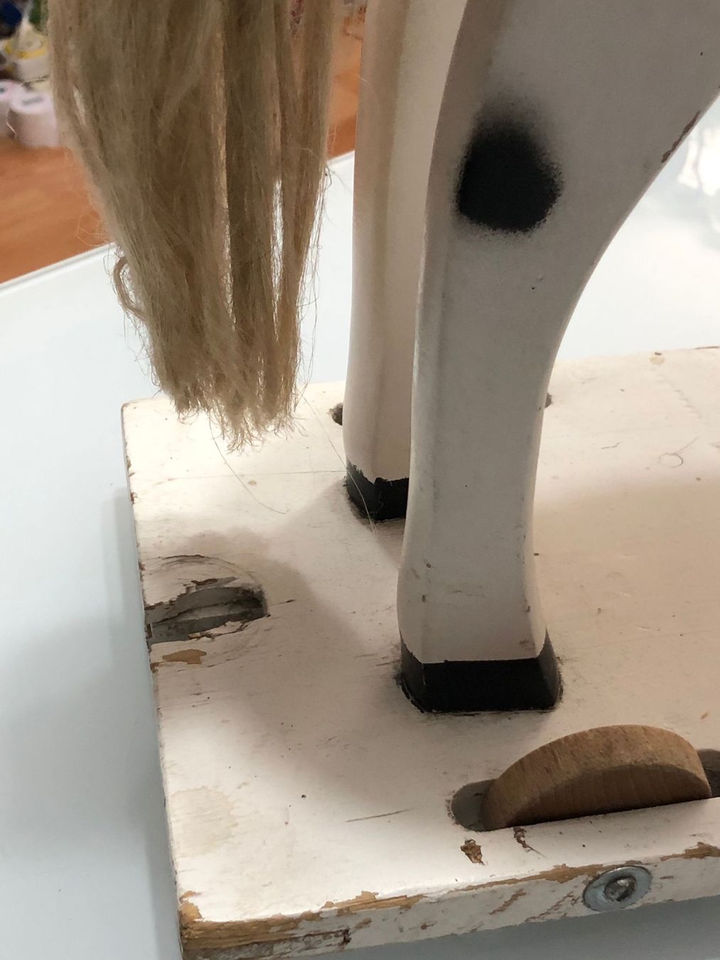 Giocattoli: Antikes Holzrössli auf Rädchen – Usato da Röschenz venduto da Tashroal 5