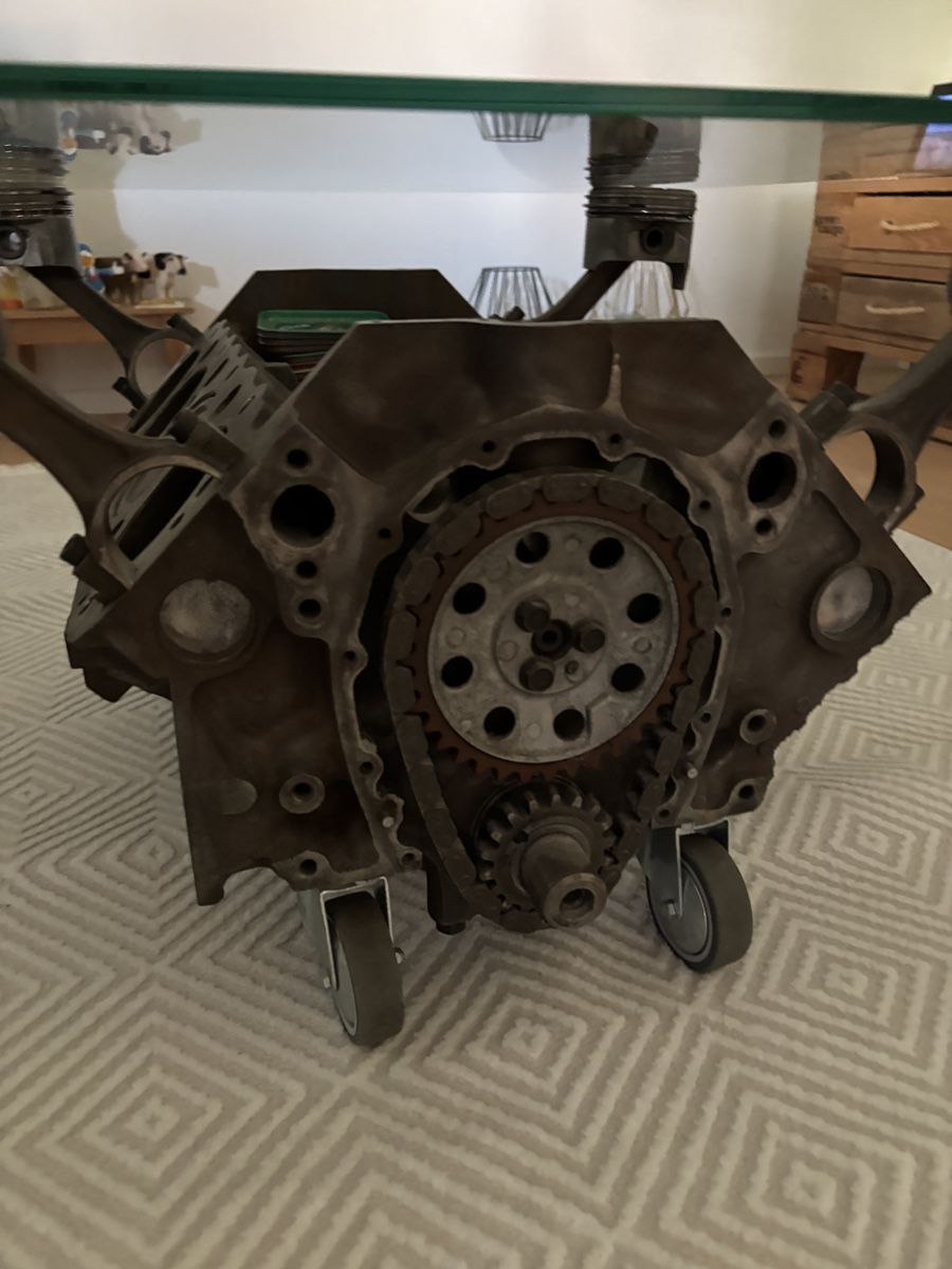 Tables: V8 Motorblock Tisch – D'occasion à Illnau par Zelgliservice 1