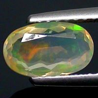 Äthiopischer Opal 0,75 ct IF Oval Natur Unbehandelt Feuer