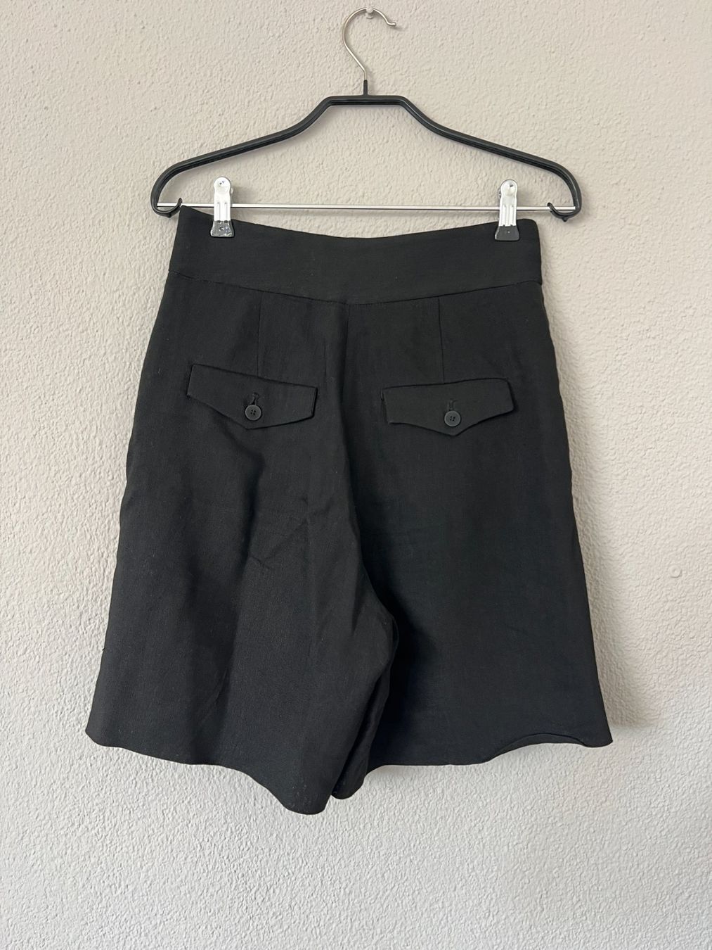 Massimo Dutti Hosen: schwarze Massimo Dutti Bermuda Shorts, Size 36 – Gebraucht aus Muri b. Bern von michellew23 1
