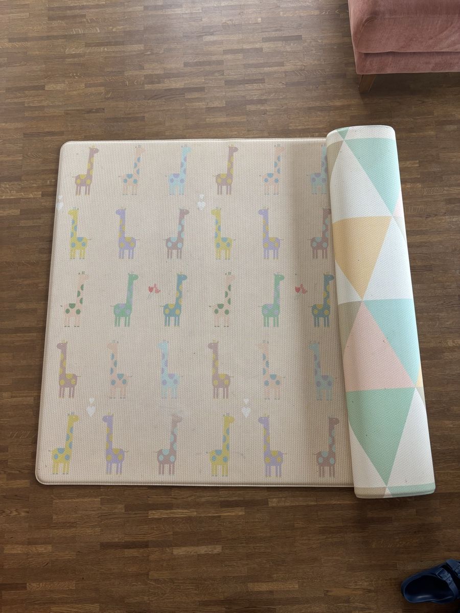 Spielmatte: Play Mat - Baby Giraffe – Gebraucht aus Bern von vamasozh
