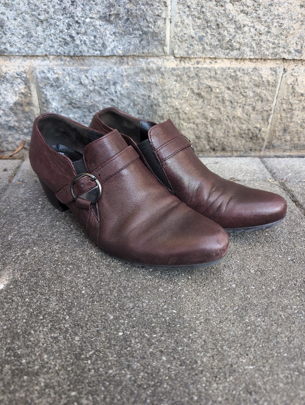 Scarpe da donna: Braune Lederschuhe Gr. 39 Absatzschuhe – Usato da Alberswil venduto da __colafroeschli__