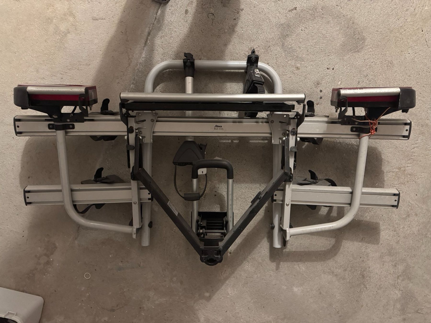 Toutes les pièces auto: AUTO VELOTRÄGER  AB CHF 49.- – Défectueux à Schüpfen par TOY-58 1