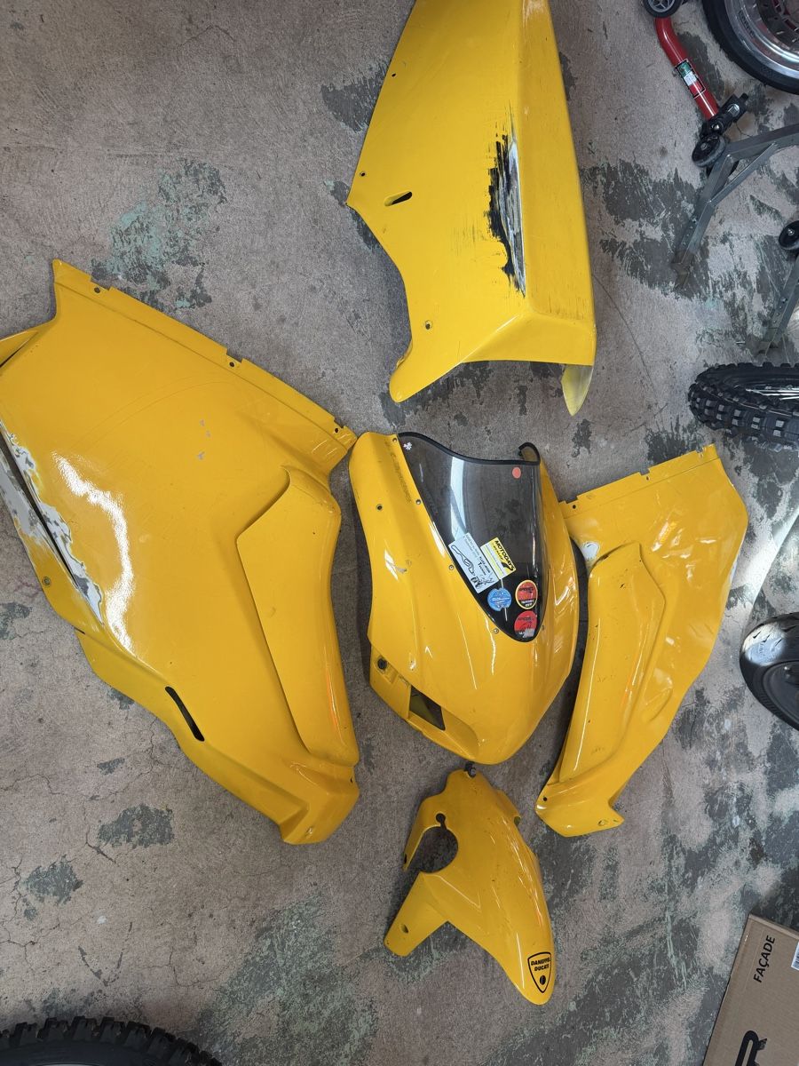 Toutes les pièces détachées moto: Rennverschalung Ducati 999/749 – D'occasion à Zürich par E.M79