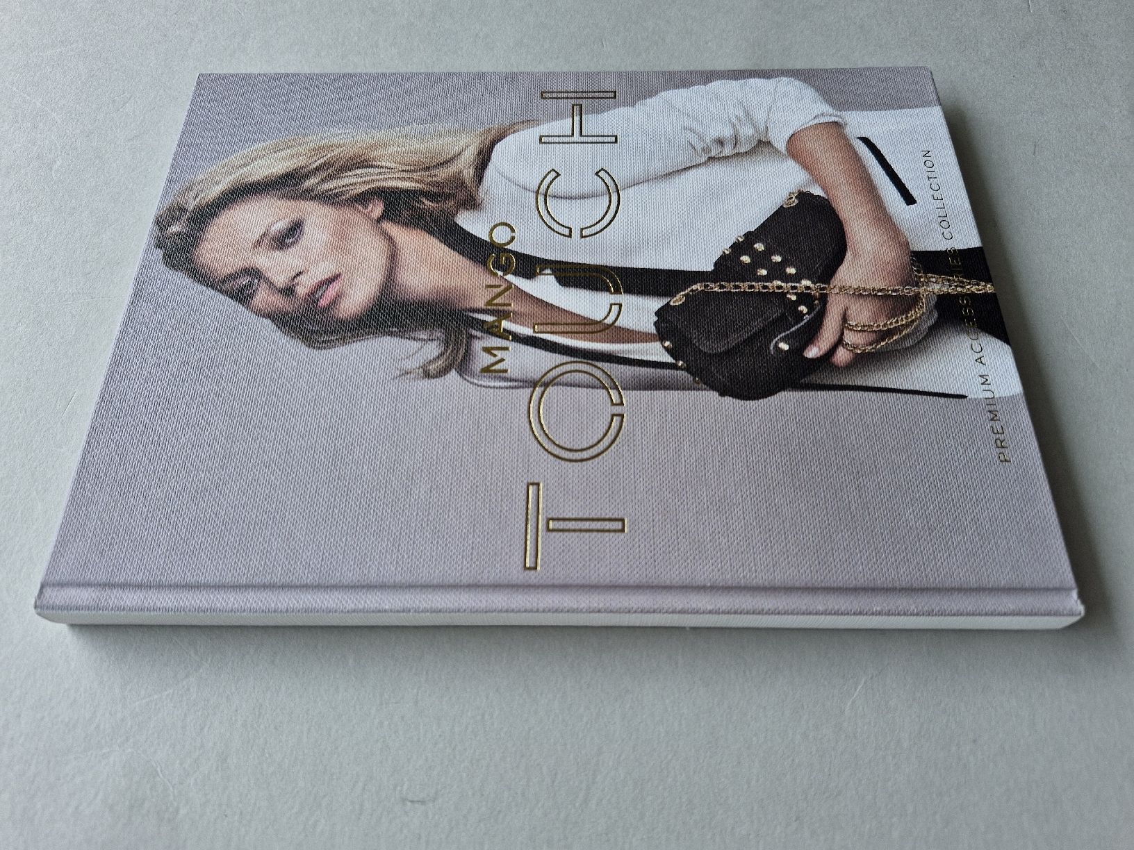 Libri: Kate Moss  Mango Touch.  Premium Accessoires Buch Rar – Nuovo (secondo la descrizione) da Zürich venduto da Secretariat11 5