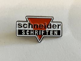 1 Pin Schneider Schriften