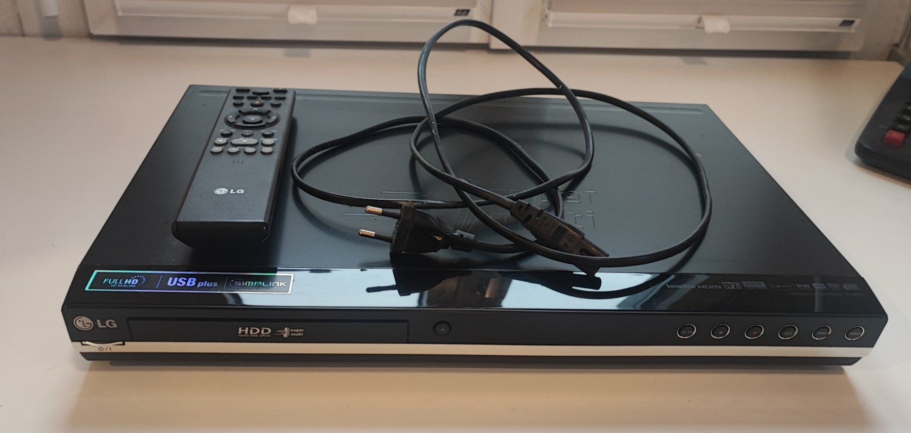 LG Sistemi audio & multimediali: DVD Player und Recorder mit Festplatte 160 GB – Usato da Mosnang venduto da KurtHe