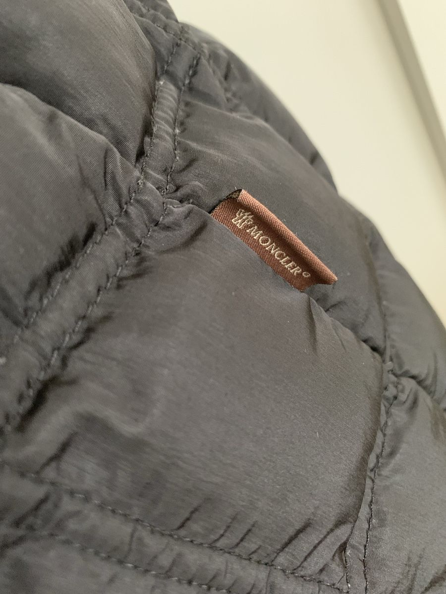 Moncler Cappotti: Moncler Daunenmantel, Schwarz – Usato da Muttenz venduto da Benet01 2