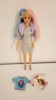 Barbie mit zwei Shirts