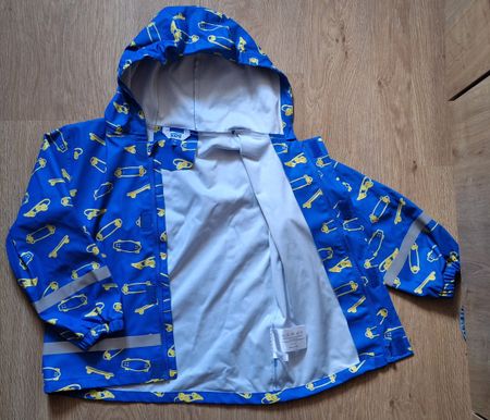 Kinder Regenjacke Grösse 116 blau mit Skateboard Motiv