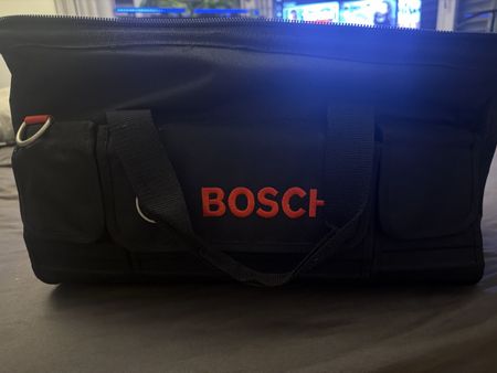 Bosch Werkzeugtasche schwarz gute Tasche 56 Zeichen