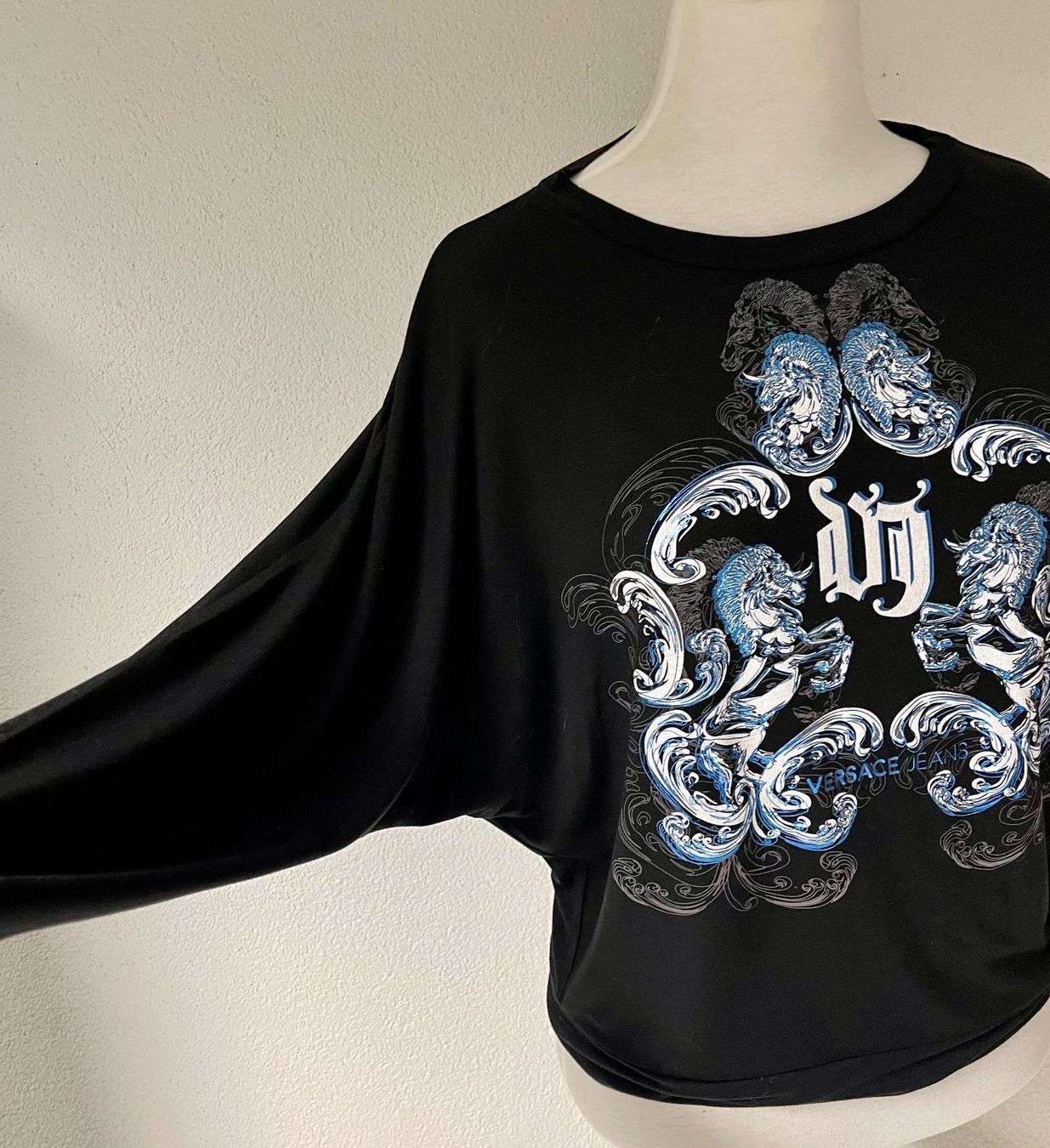 Versace T-shirt: VERSACE Shirt Gr 40 – Usato da Hildisrieden venduto da Inna71 3
