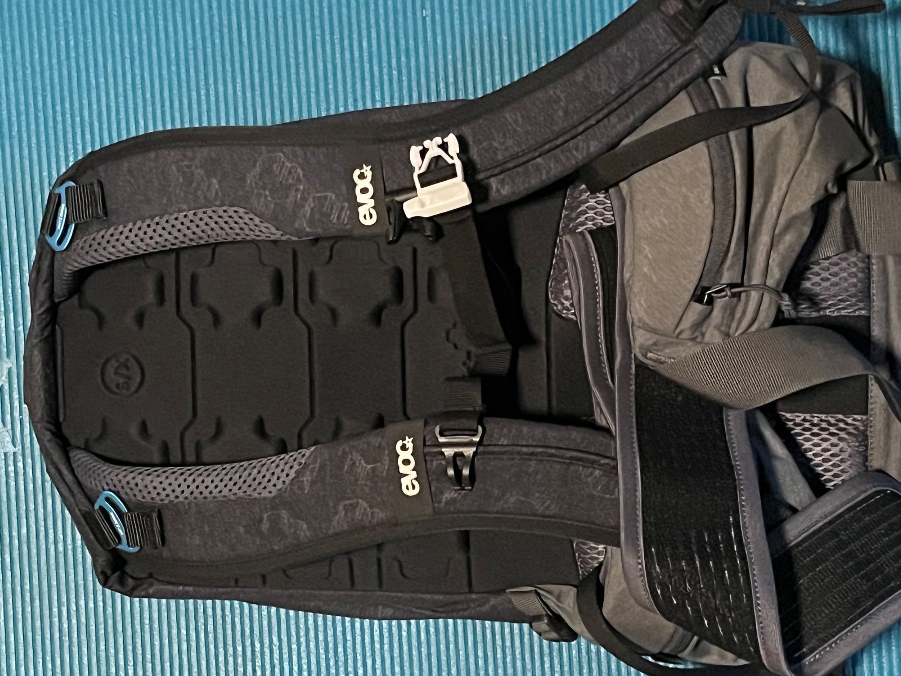 Evoc Zaini: evoc Trail pro Rucksack MtB Velo Rückenprotector – Usato da St. Niklaus VS venduto da wildholzmann 3