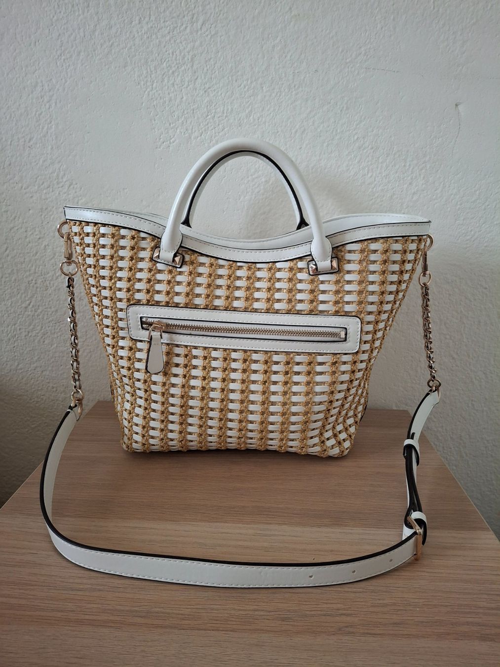 Guess Borse da donna: Guess Handtasche – Usato da Basel venduto da nat_6jsw 2