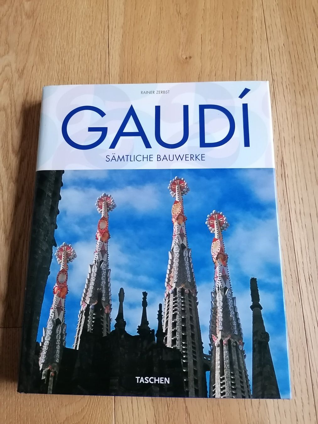 Libri: Gaudi, sämtliche Bauwerke – Usato da Geroldswil venduto da carcan1707
