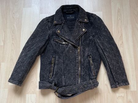 Coole Review Jacke, Grösse M, perfekt für den Übergang