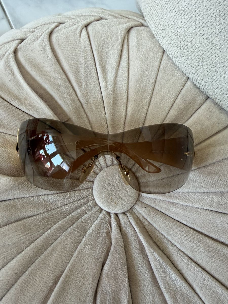 Prada Occhiali & Lenti: Prada Vintage Sonnenbrille Stern  – Usato da Erlenbach ZH venduto da LouisaSchroeder 2