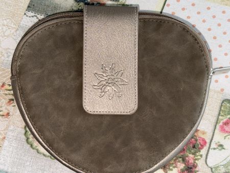 Ledertäschchen Herzform Edelweiss Trachtenmode 1 x getragen