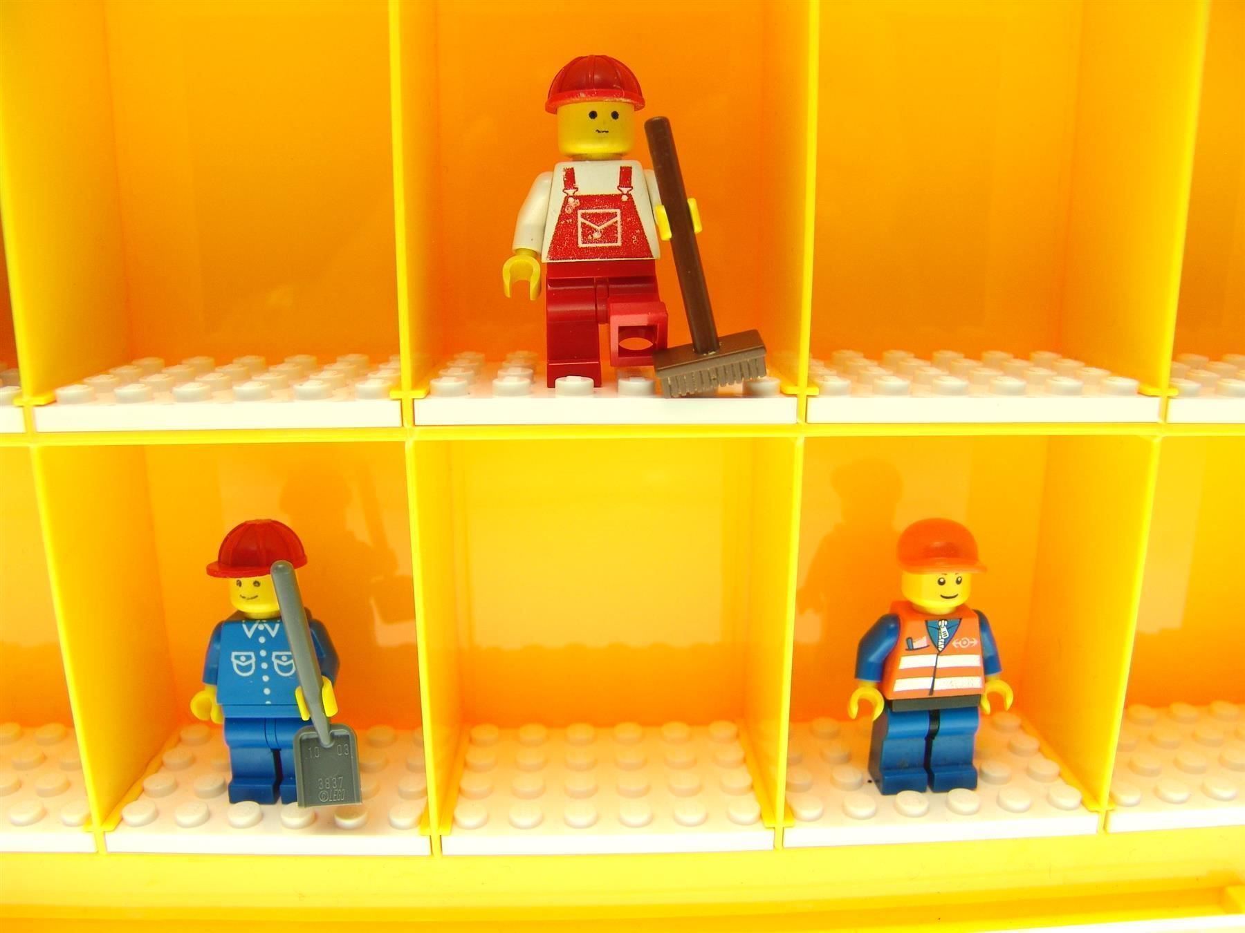 Lego Giocattoli: Lego Ausstellbox mit 7 Figuren – Usato da Langenthal venduto da TolleGeschenke2026 4