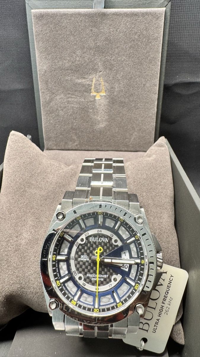 Bulova Orologi: Bulova Precisionist  Champlain Chronograph Full Set Neu – Nuovo e nell'imballaggio originale da Untersiggenthal venduto da TimeandShine 7