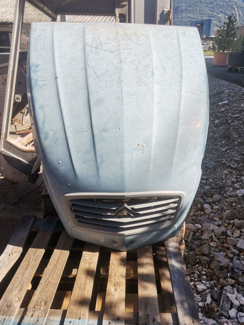 Citroën Tutti pezzi di ricambio auto: Citroën 2cv Motorhaube – Usato da quartino venduto da bernet.rs 1