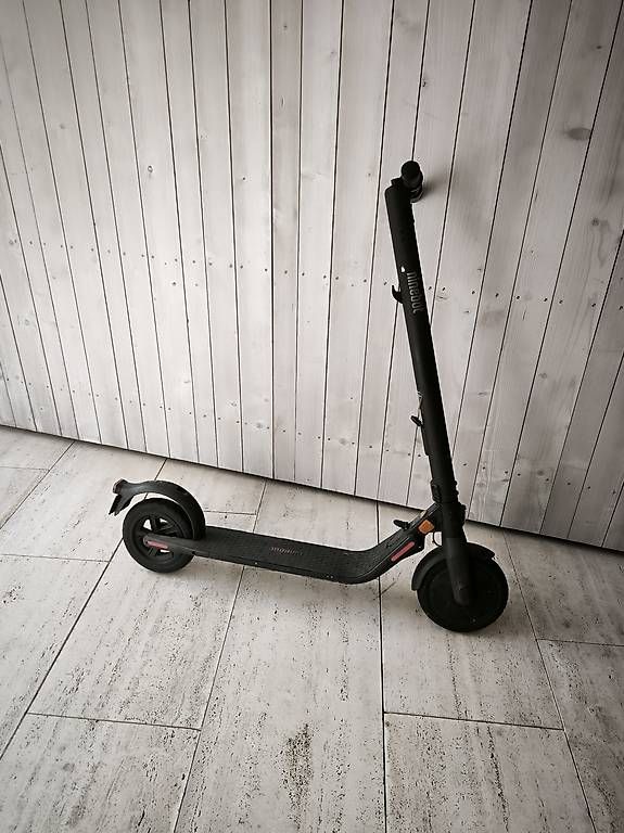 Kickboard: Segway Ninebot E2 zu verkaufen – Gebraucht aus Emmenbrücke von Jamesare 2