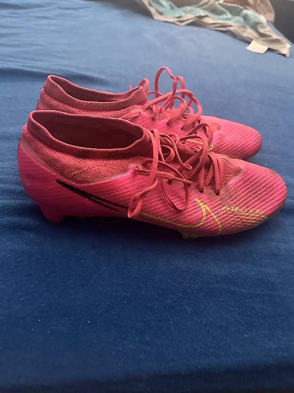 Nike Scarpe da uomo: nike fussballschuh size 45.5 – Usato da Wohlenschwil venduto da michi9999