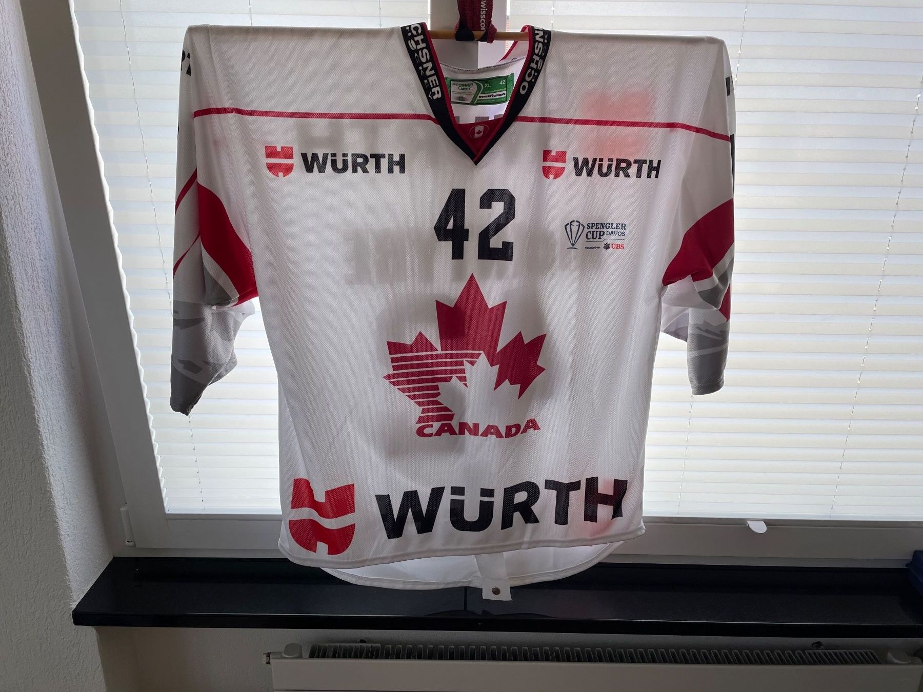 Canottiere & Pantaloni: Eishockey Trikot – Usato da Hünenberg venduto da bahnsidi 1