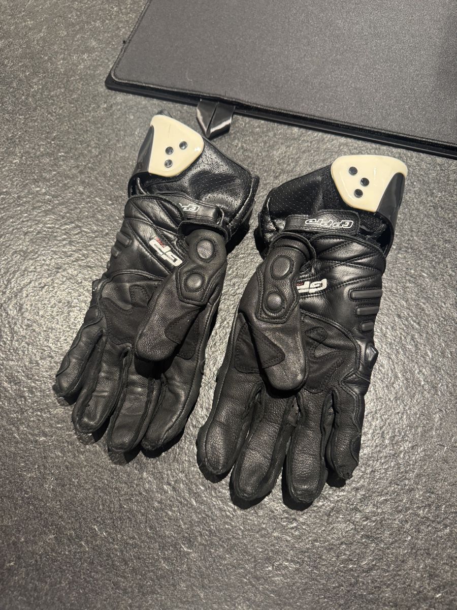 Alpinestars Autres accessoires hommes: Alpinestars Handschuh GP Pro  – D'occasion à Weinfelden par Serzenia 3
