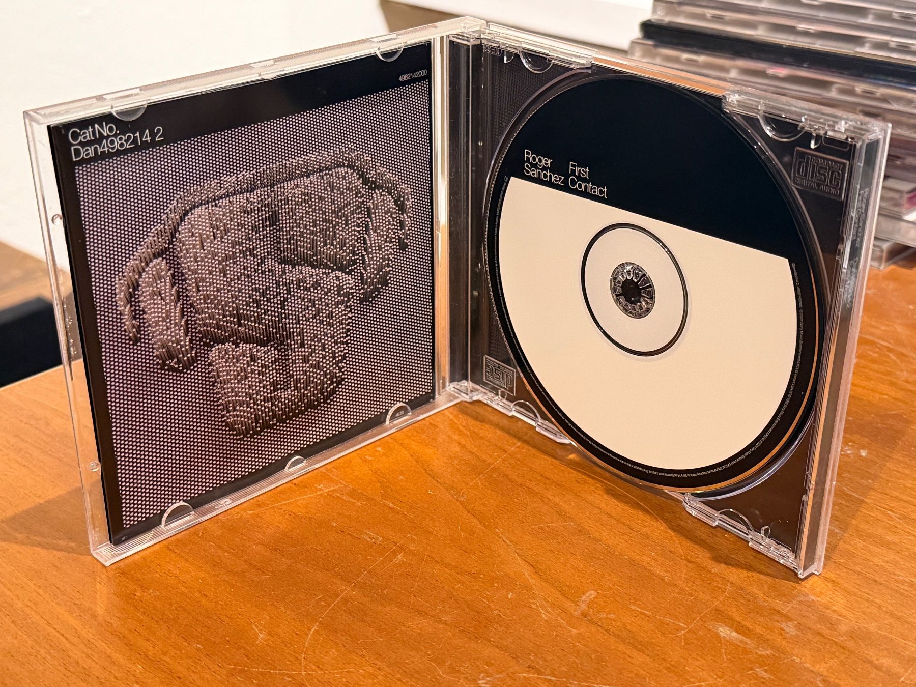 CD: Roger Sanchez - First Contact - KA01B – Usato da Küsnacht ZH venduto da pdproject 2