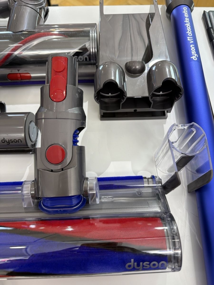 Dyson Sonstiges für Haushalt & Wohnen: Accessori aspirapolvere Dyson V11 Absolute Extra 41 accessor – Neu und originalverpackt aus Lamone von Varna82 2