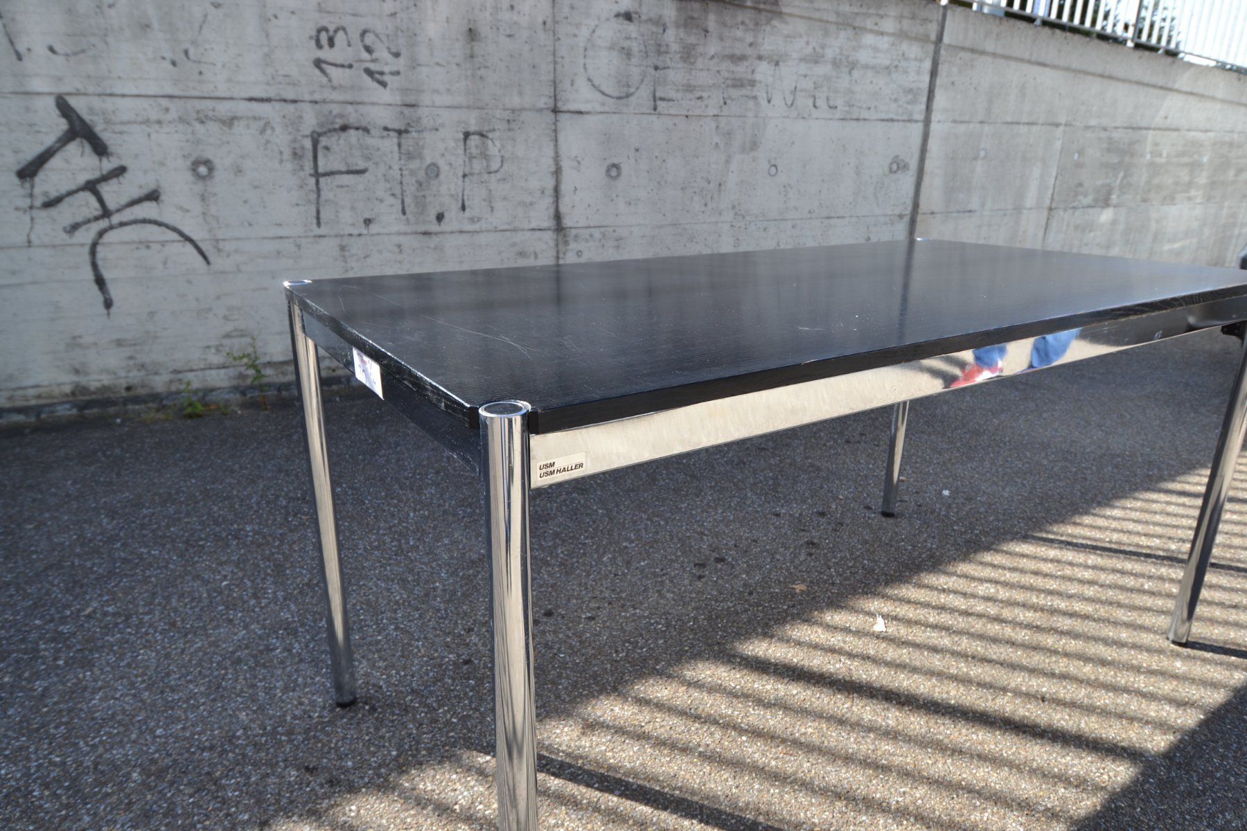 USM Tavoli: der Klassiker: USM Haller Schreibtisch – Usato da Zollikon venduto da Vivibeni 2