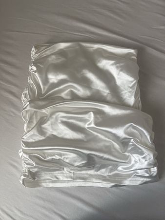 Weisses Sommerkleid mit Raffung, Grösse S - Neu!