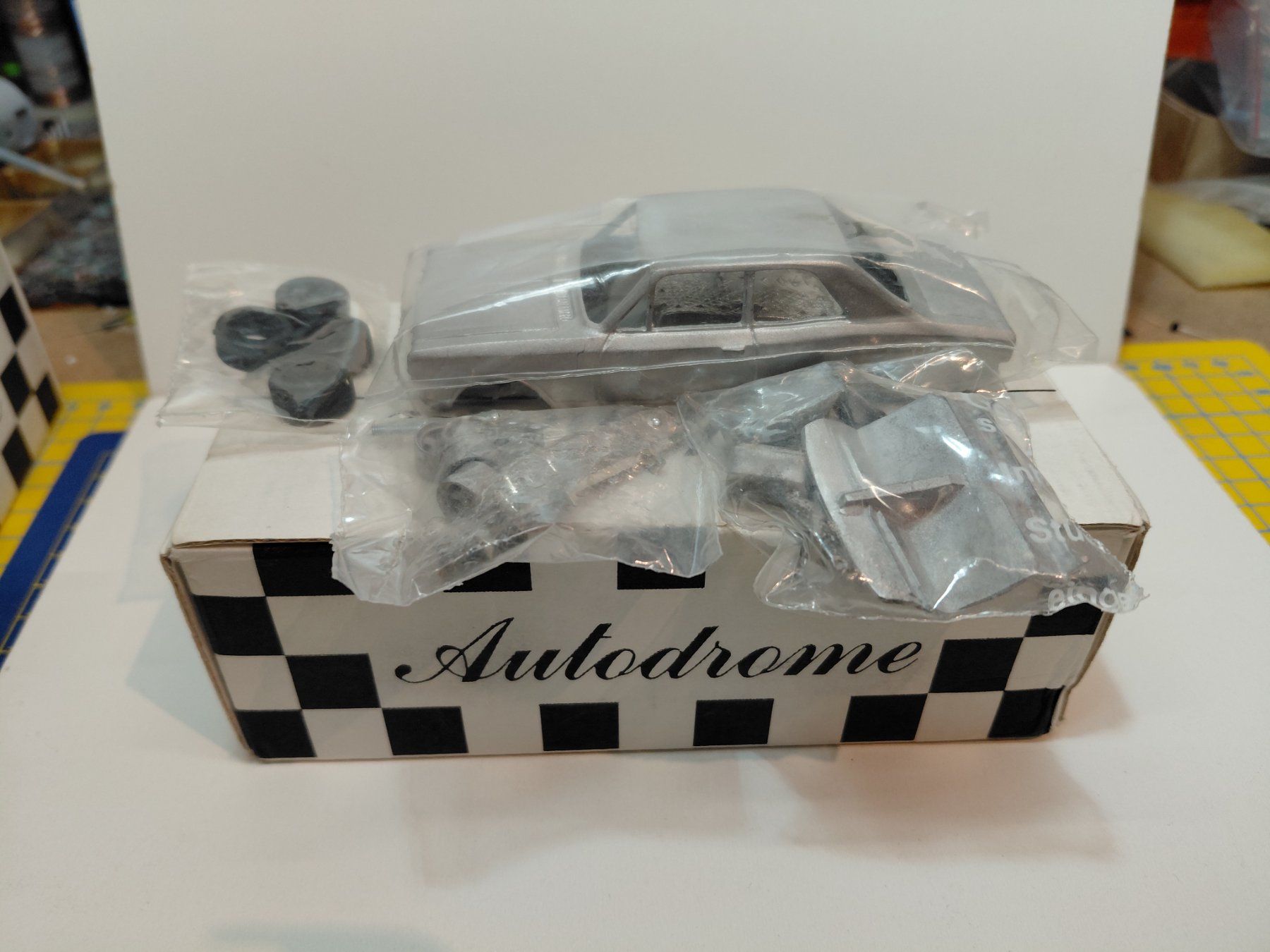 Opel Modellini d'auto: OPEL Rekord Commodore Bausatz 1:43 von Autodrom – Usato da Bern venduto da ascona43 1