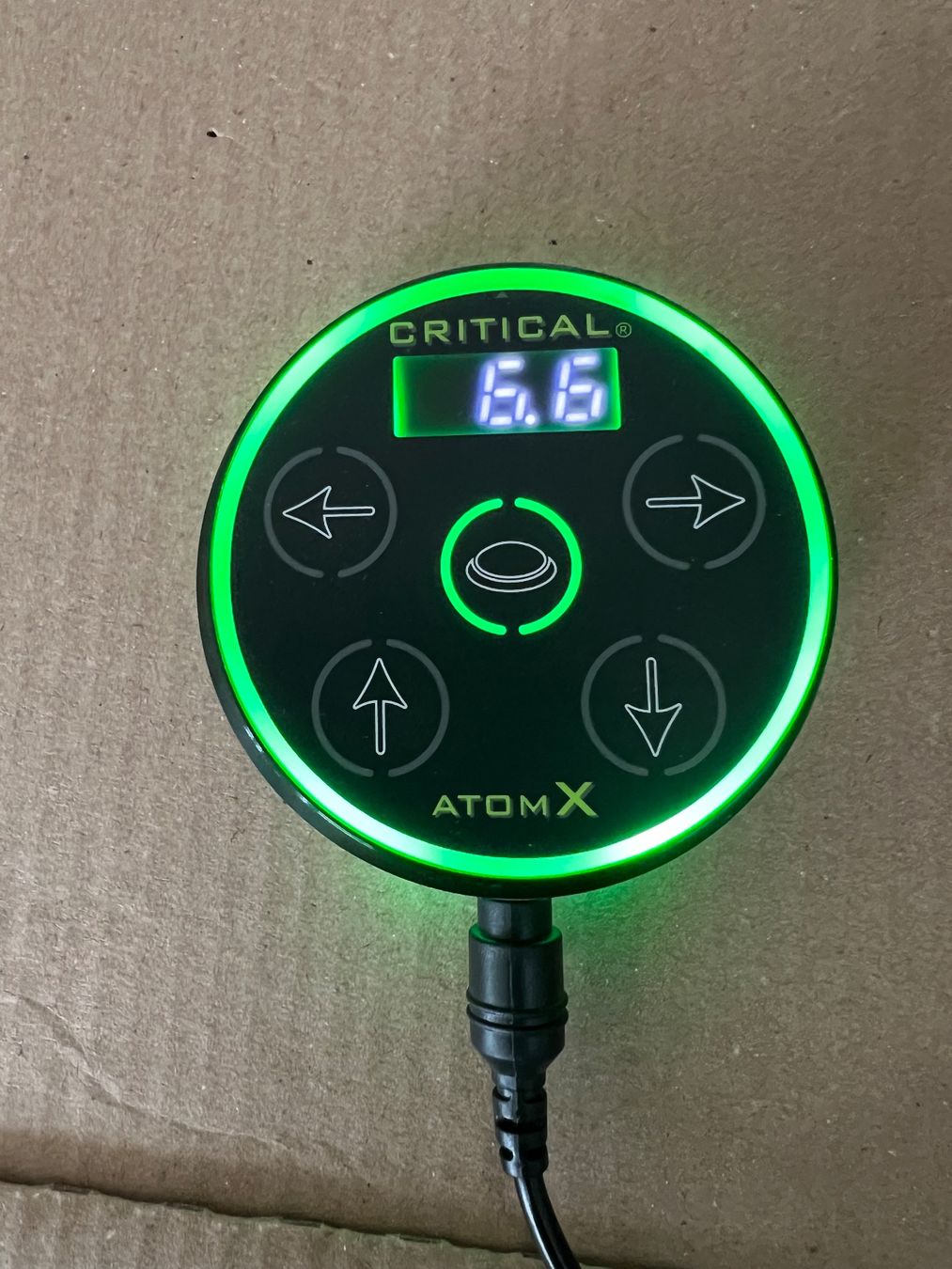 Attrezzature mediche: Critical AtomX alimentation tatouage – Usato da Genève venduto da alfalfa 1