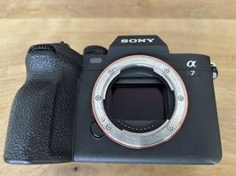 Sony A7IV with Sigma 85mm f1.4 ART (check on tutti 1800)
