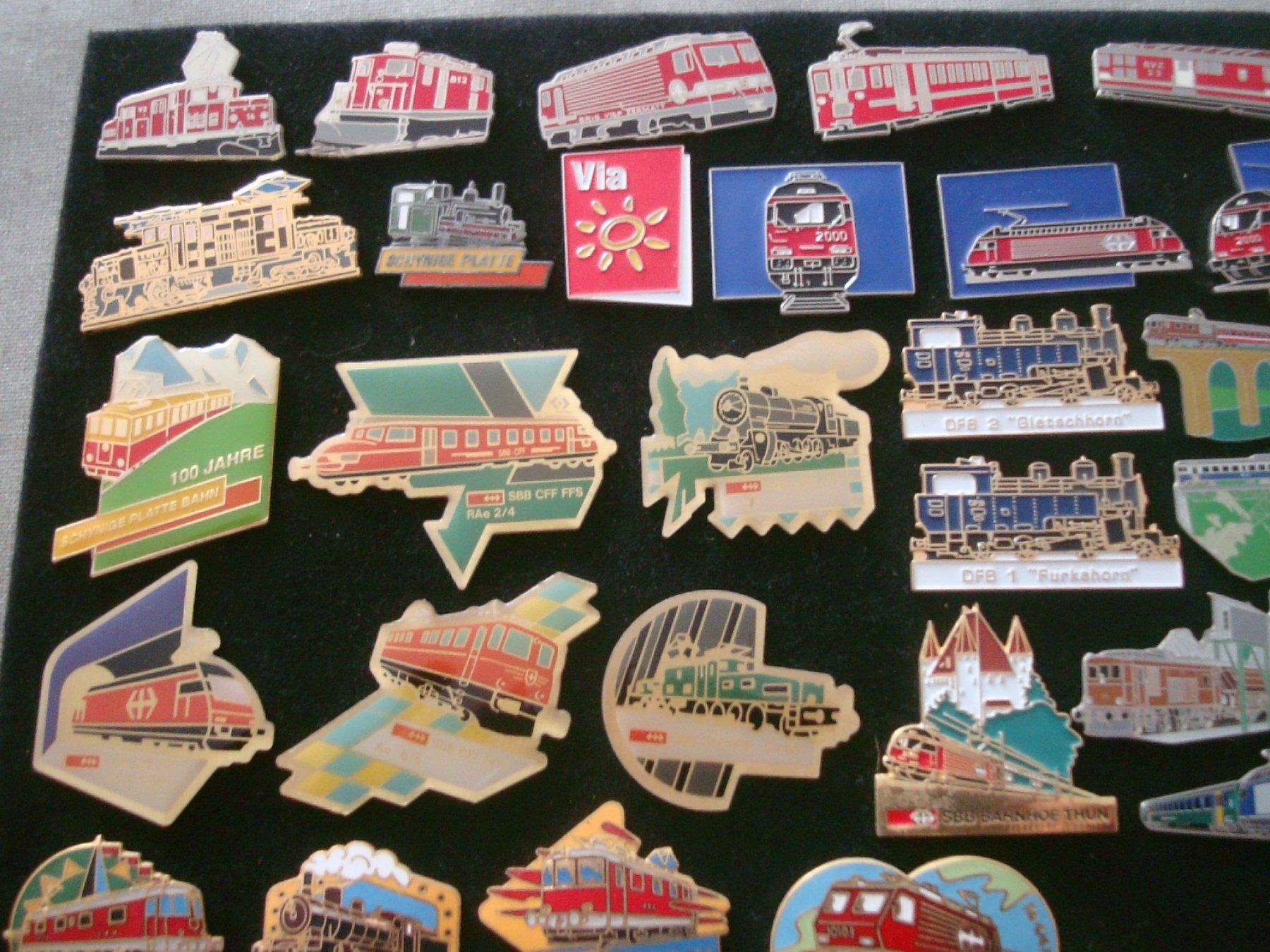 Placchette & Badge: 80 Pin - Eisenbahnen - Ohne Verschluss – Usato da Neuenegg venduto da flohcante 1