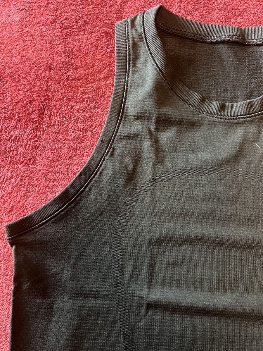 Lululemon Top: Lululemon Tanktop  – Usato da St.Moritz venduto da MonikaG08 1