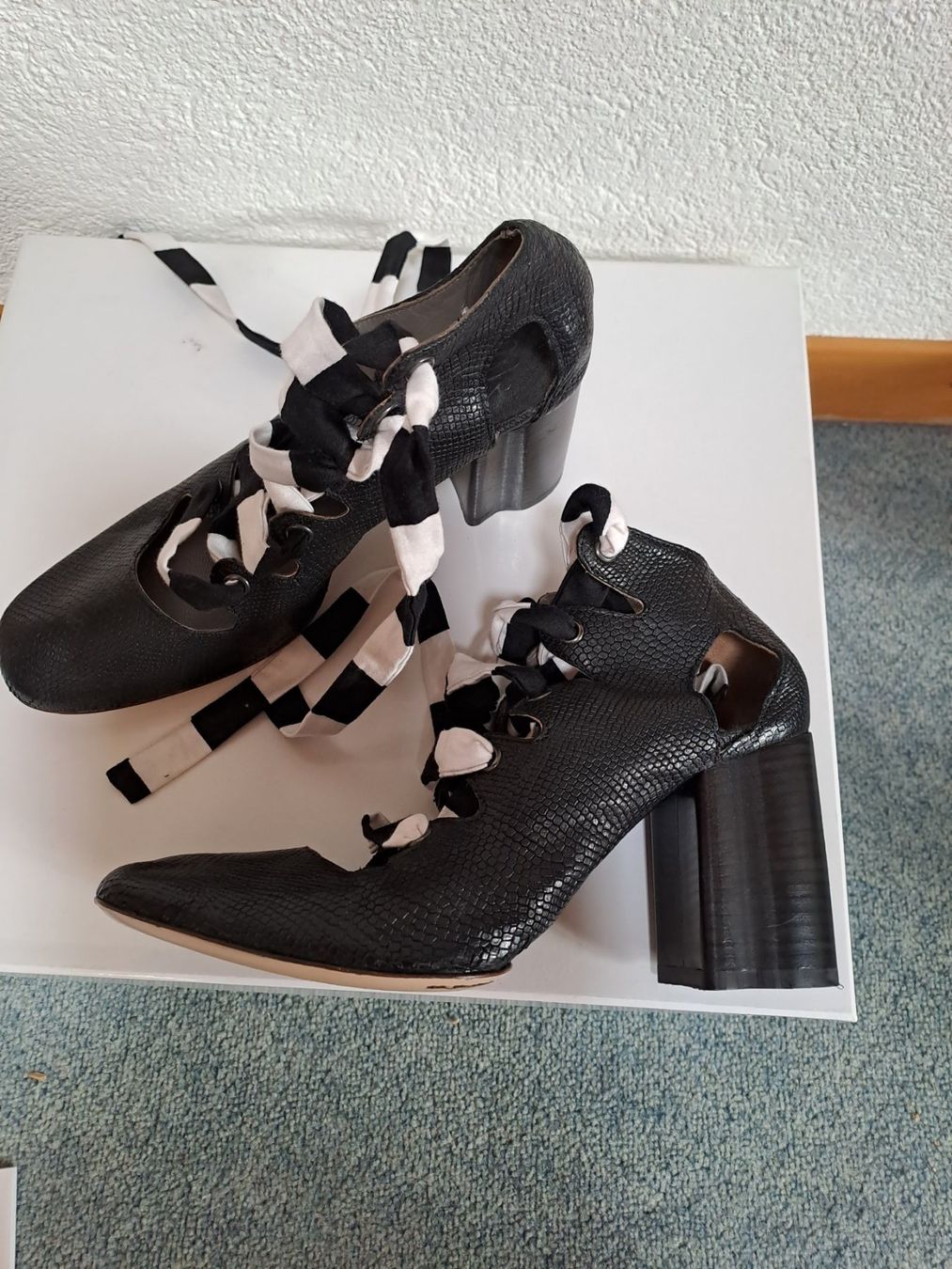 Scarpe da donna: Damenschuh, IXOS, Gr. 38,5, NP 429.-- – Usato da Frauenfeld venduto da Andadaa 2