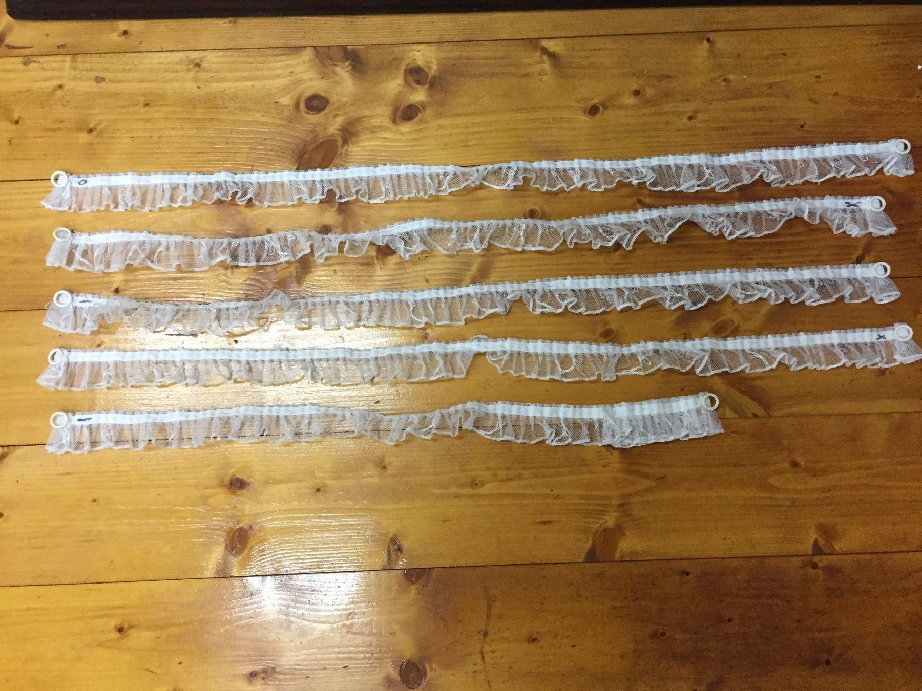 Tende: 5 Vintage Vorhaenge Volant – Usato da Schaffhausen venduto da vintageville