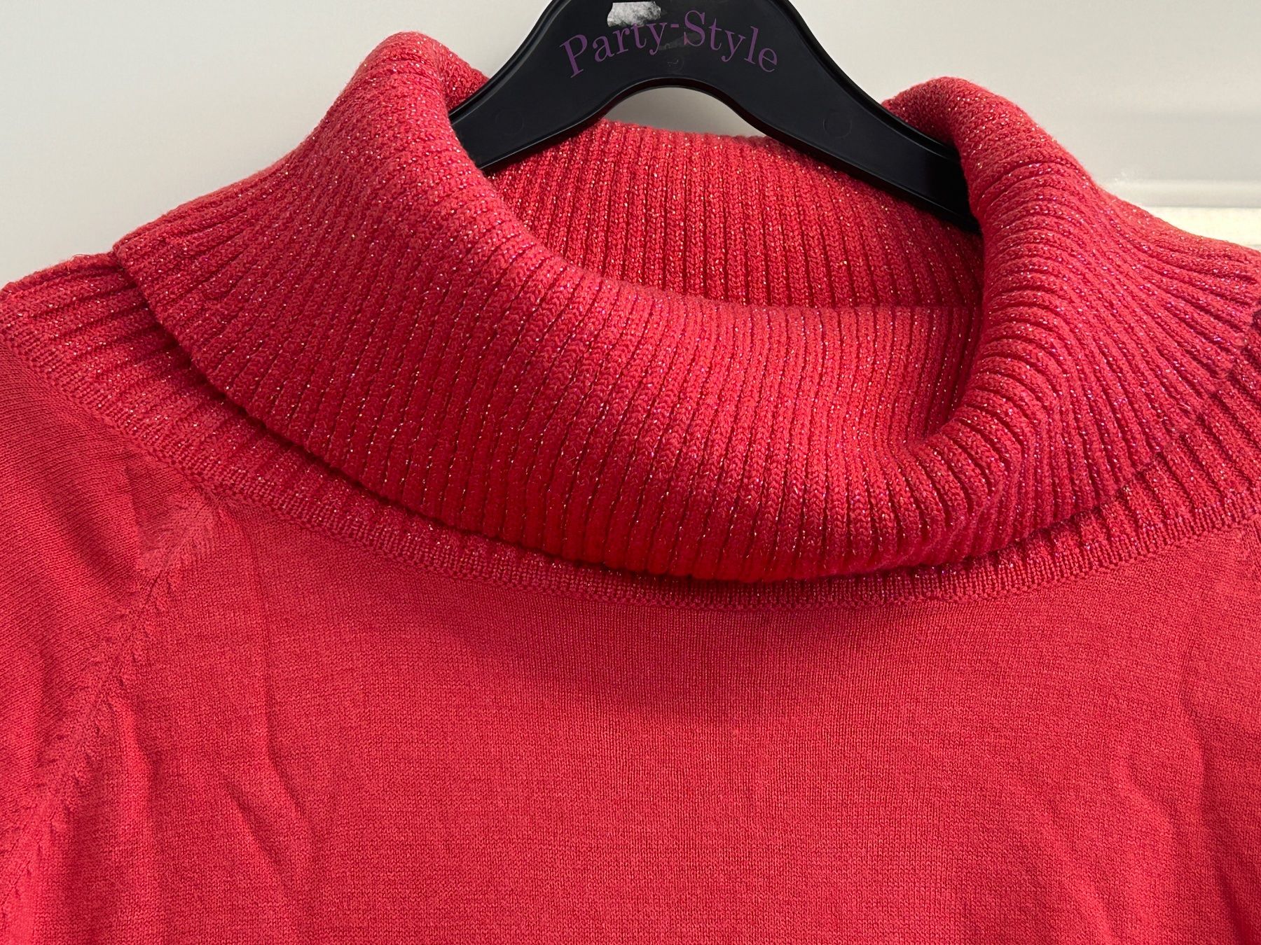 Maglioni & Felpe: Pullover Lang Rollkragen Figurbetont 1 Size Neu – Nuovo e nell'imballaggio originale da Regensdorf venduto da Spyke55 1