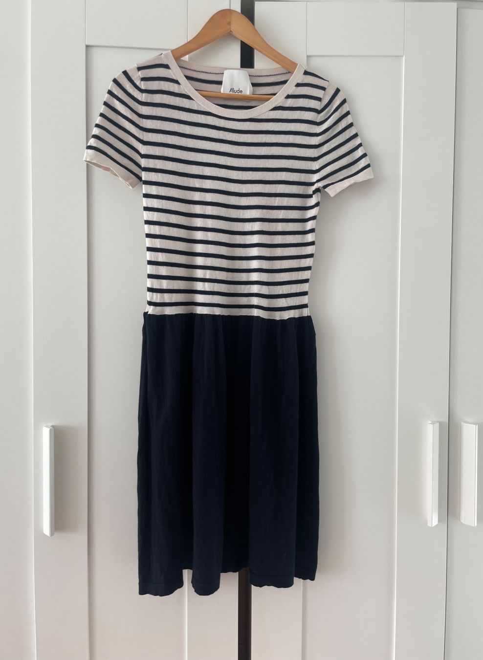 Allude Vestiti: Allude Kaschmir Kleid – Usato da Buchs SG venduto da VintageHomeCH
