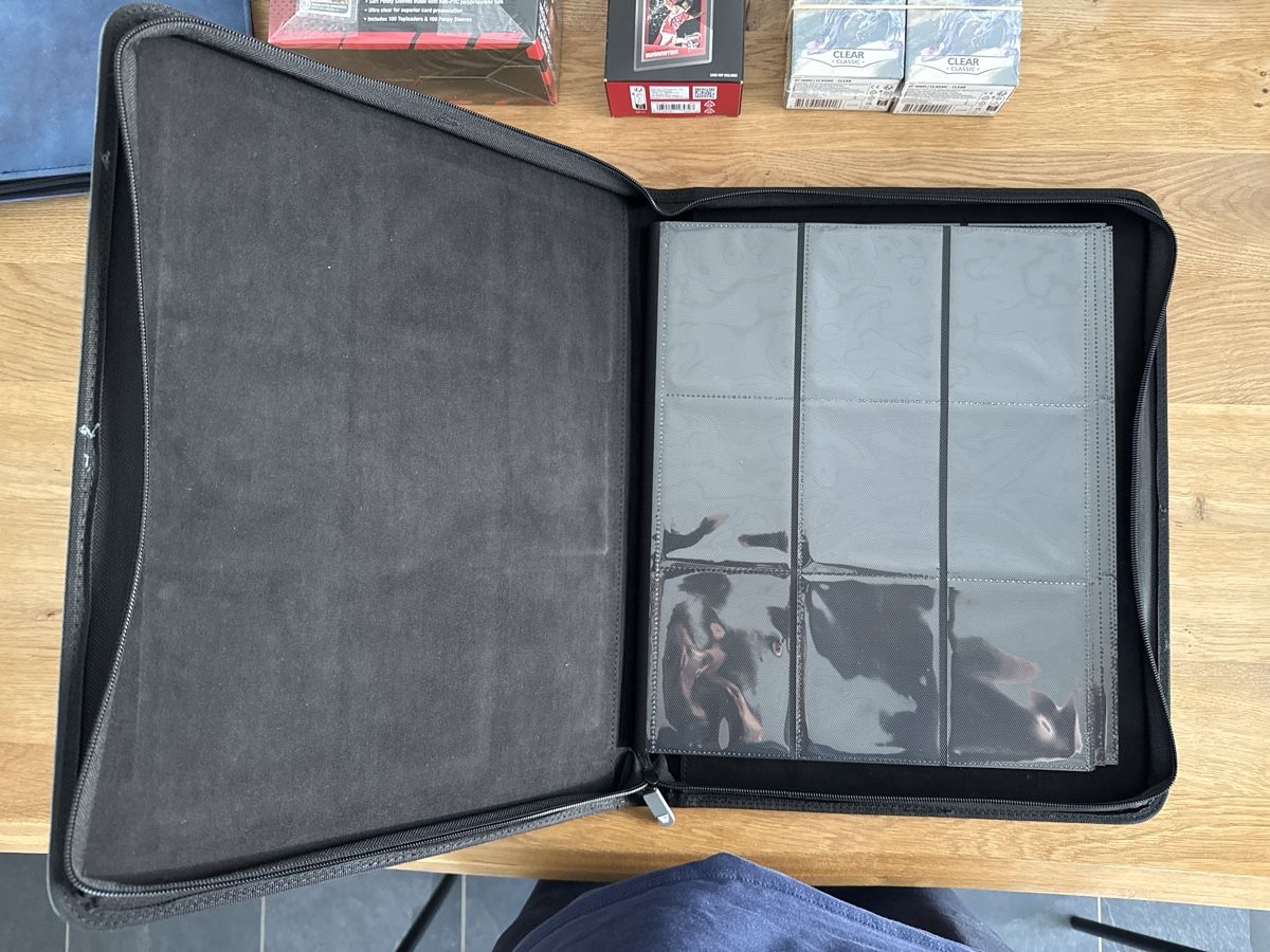 Pokémon Raccoglitori: Gemloader Toploader Binder und Zubehör – Nuovo (secondo la descrizione) da Ichertswil venduto da EldenLord 2